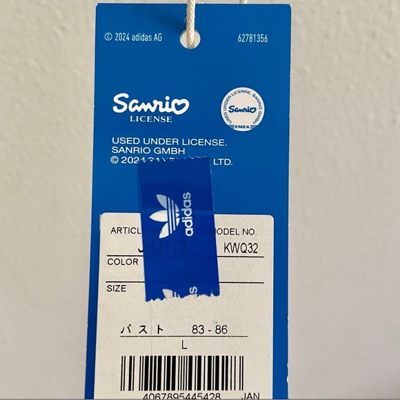 ADIDAS ORIGINALS X HELLO KITTY CINNAMOROLL GRAPHIC BABY TEE - Picture 4 of 5